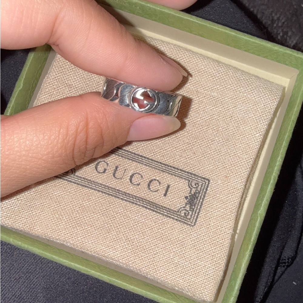 Gucci Twisted Silver Ring - Picture 3 of 3